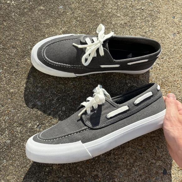 Men’s Dockers dressy casual grey and white trainers. Great for any occasion. - Picture 1 of 8